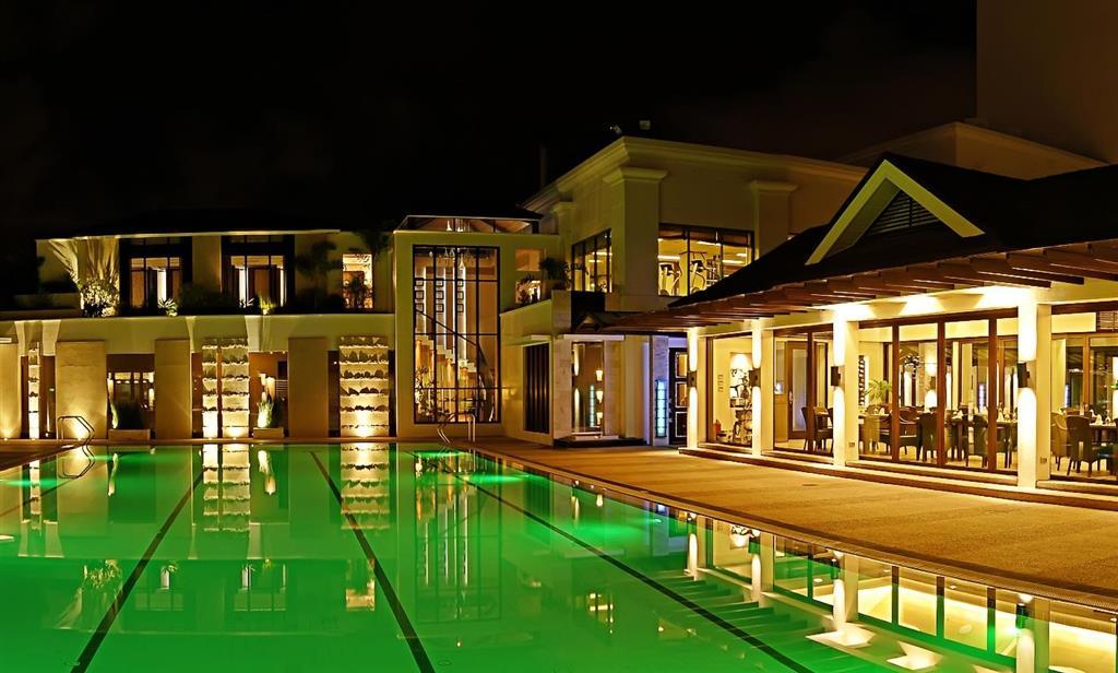 Hotel Marco Polo Davao Exterior foto The pool at the Royal Villa